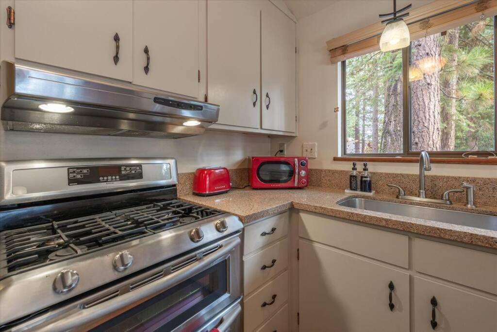 Cozy Pet-Friendly Cabin W Fenced-In Yard Close To Slopes Beach Town Carnelian Bay Luaran gambar